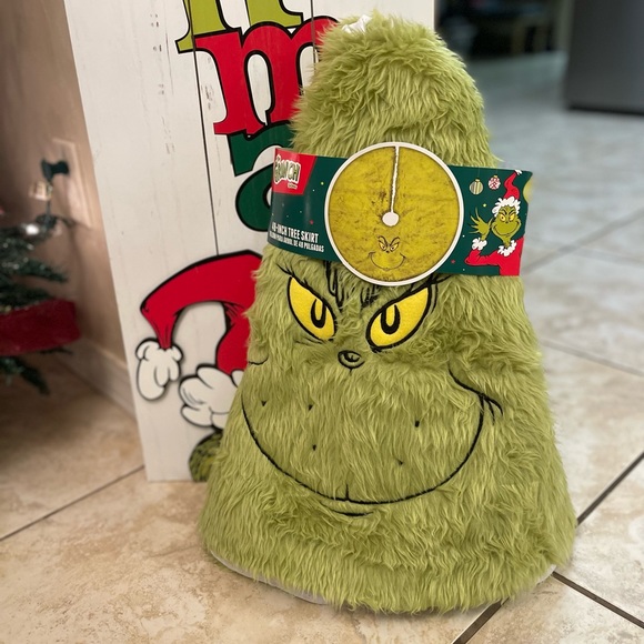 Dr. Seuss Holiday The Grinch Tree Skirt 48 Inches Poshmark